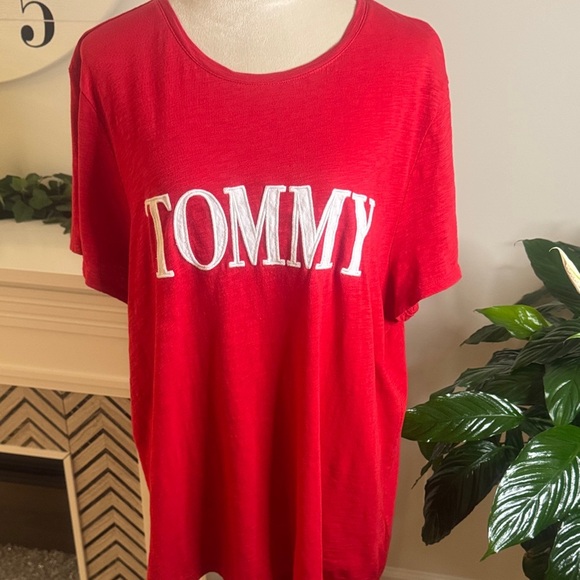 Tommy Hilfiger Tops - Tommy Hilfiger Red Short Sleeve Tee